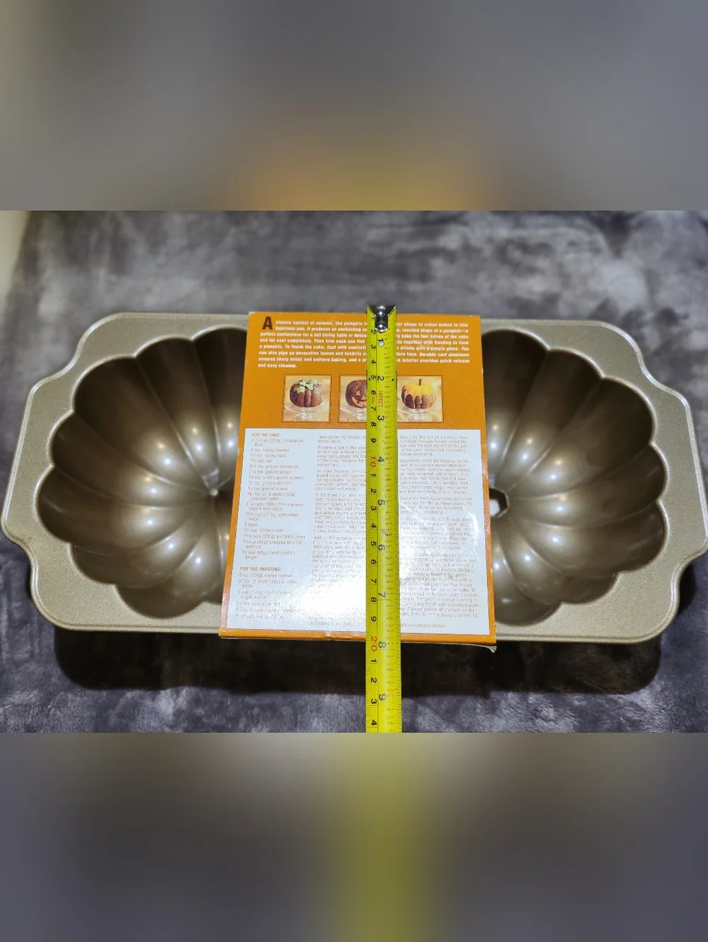 Williams-Sonoma Nordic Ware The Great Pumpkin Pan